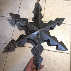 Gorgeous Metal Star/Snowflake  14”x12”
